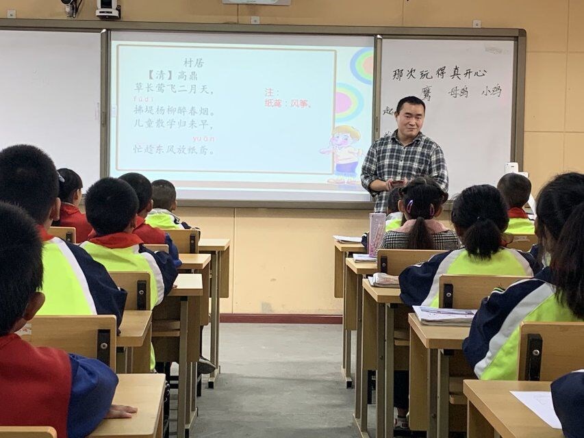 发挥名师引领作用 刘晓牧工作室送教下乡到玉虹小学(图2)